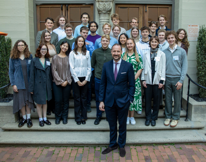 Back at Berkeley, the Crown Prince met Norwegian students studying at the university here today. Photo: Tom Hansen / Innovation Norway